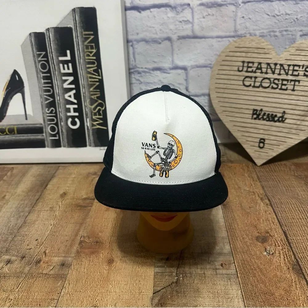 Vans trucker hat skeleton sk8 hi life design SnapBack black & white